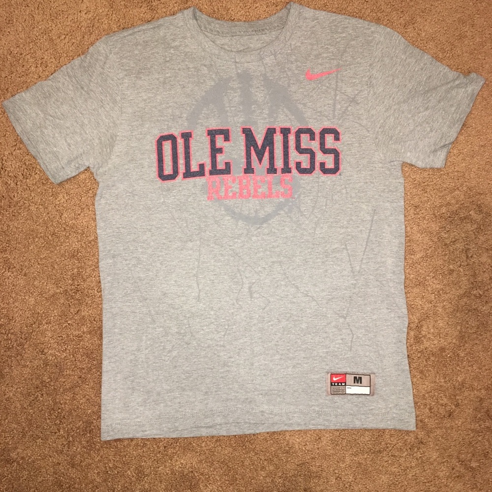 Men’s Nike tee shirt